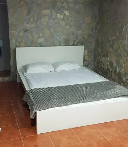 Al - Haoleguesthouse Sobral de Monte Agraco